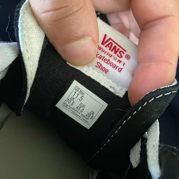 Vans - Picture 3 of 3